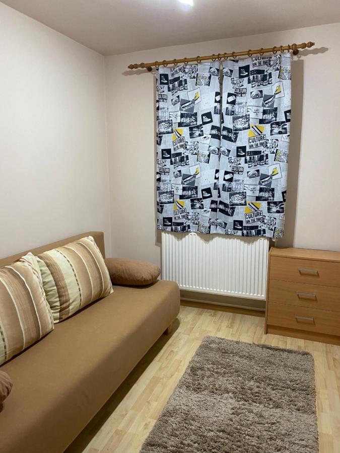 Sellada Apartament - Free Private Parking,Ac,Wi-Fi Carei Exterior photo