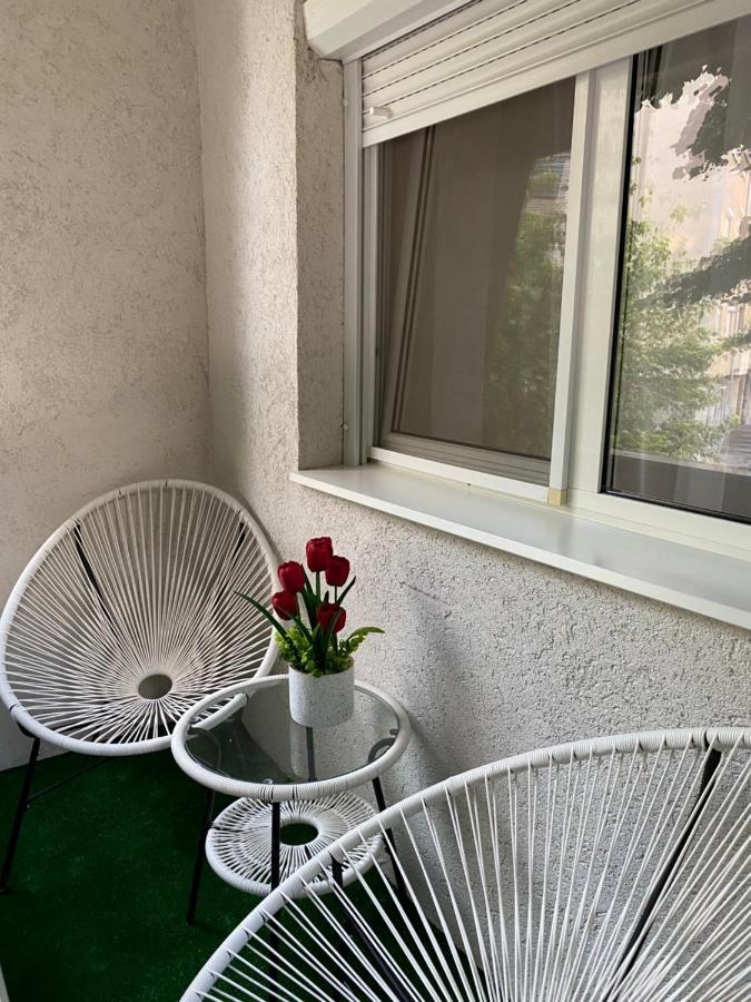 Sellada Apartament - Free Private Parking,Ac,Wi-Fi Carei Exterior photo