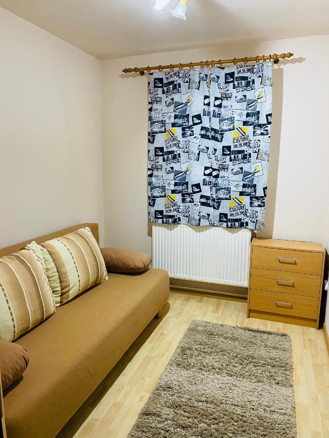 Sellada Apartament - Free Private Parking,Ac,Wi-Fi Carei Exterior photo